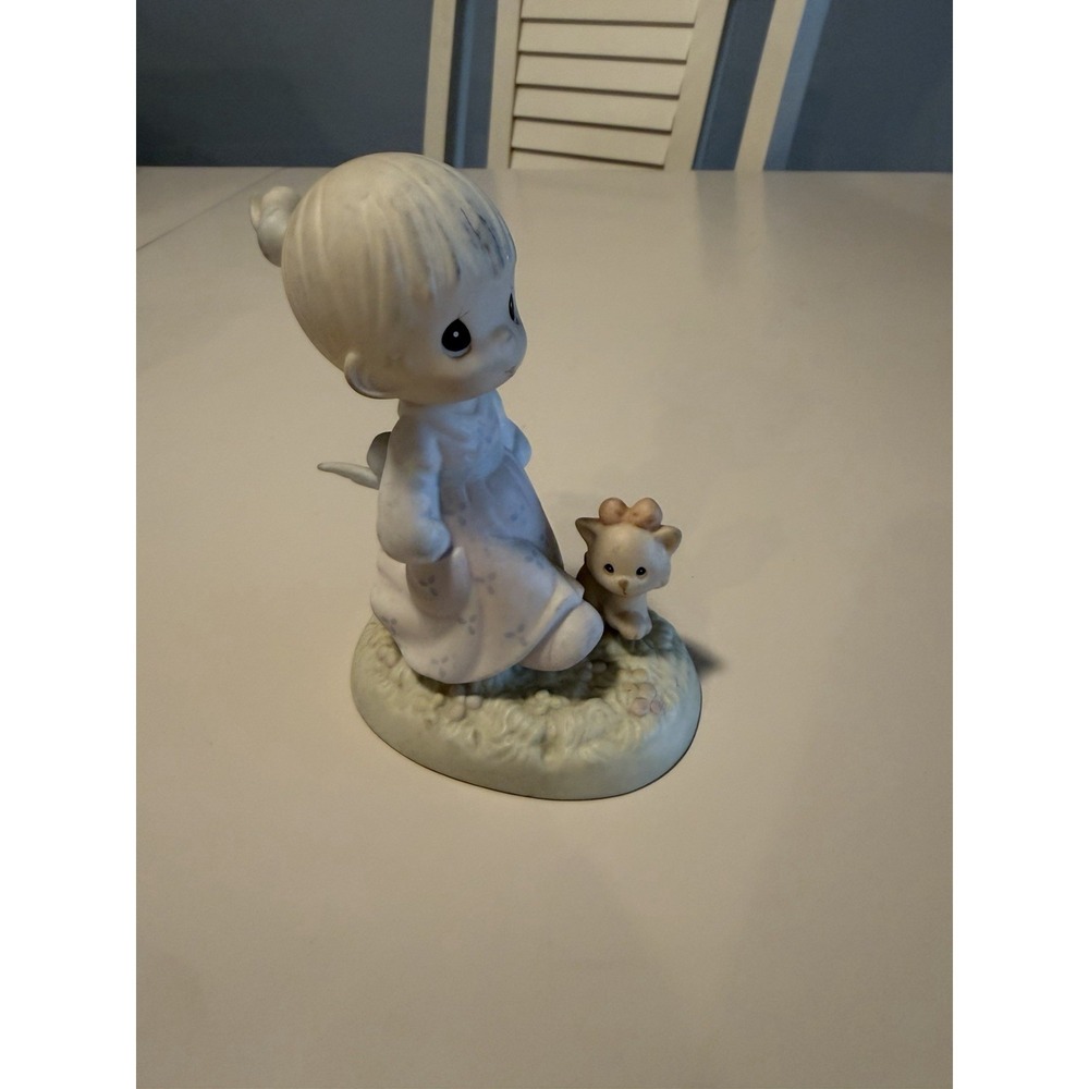 Precious Moments Figurine 1995 Girl With Little Cat